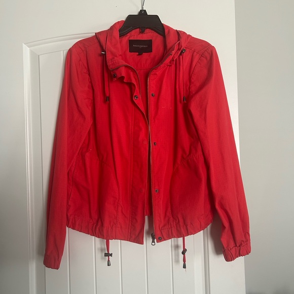 Women’s Banana Republic Red Zip Up Hooded Jacket - Size M - Picture 5 of 15